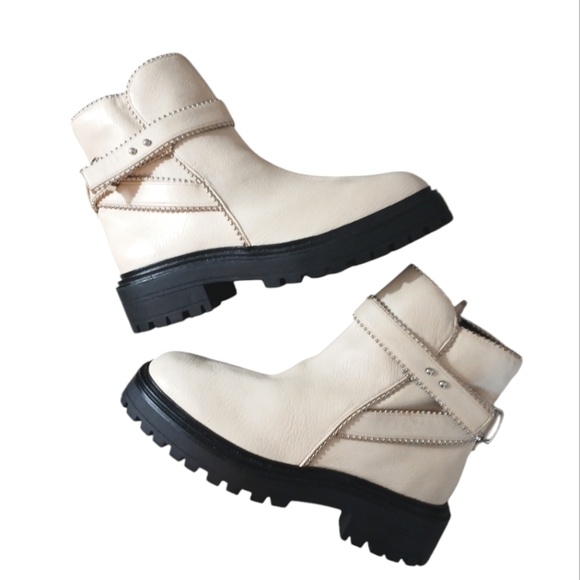 ASOS Cream Ankle Boots with Black Soles - Picture 1 of 11